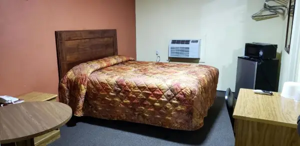 Economy Inn Odessa 7