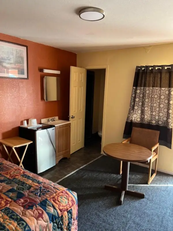 Economy Inn Odessa 9